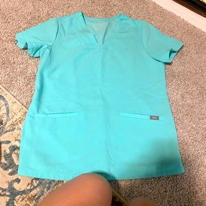 FIGS technical collection. Size small.